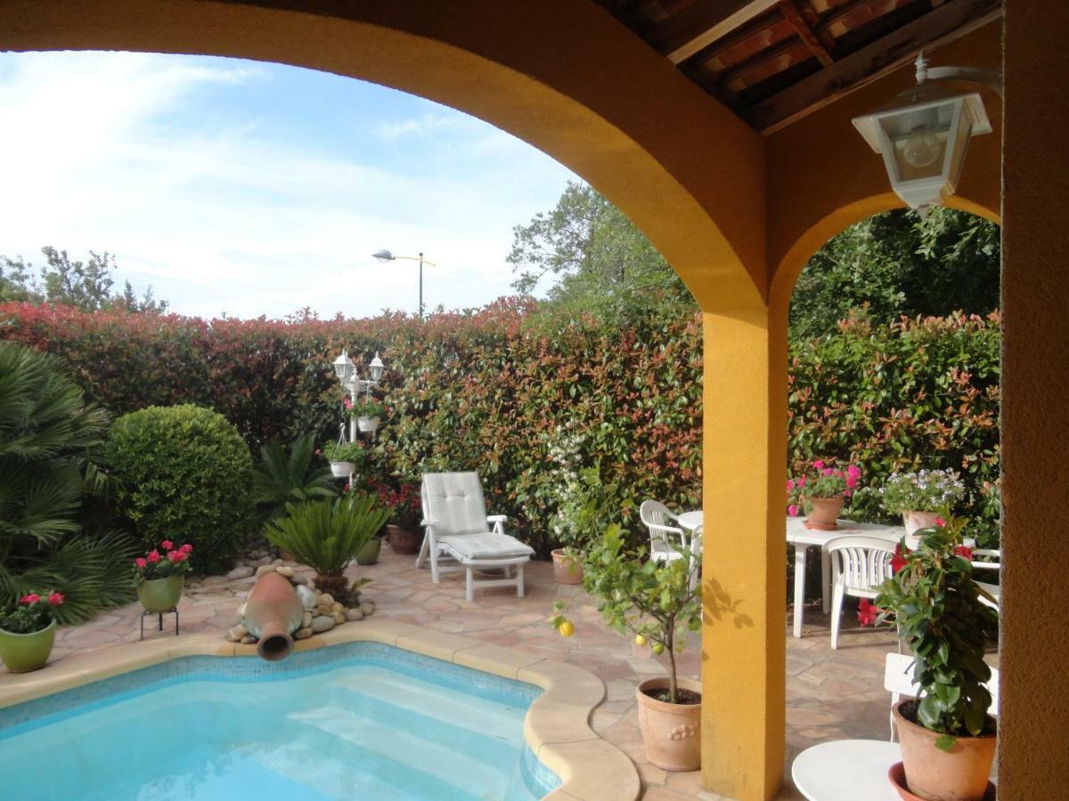 Deux Chambres Chez L'Habitant Dans Villa De Charme Avec Piscine Et Proche Mer Cuers Exteriér fotografie